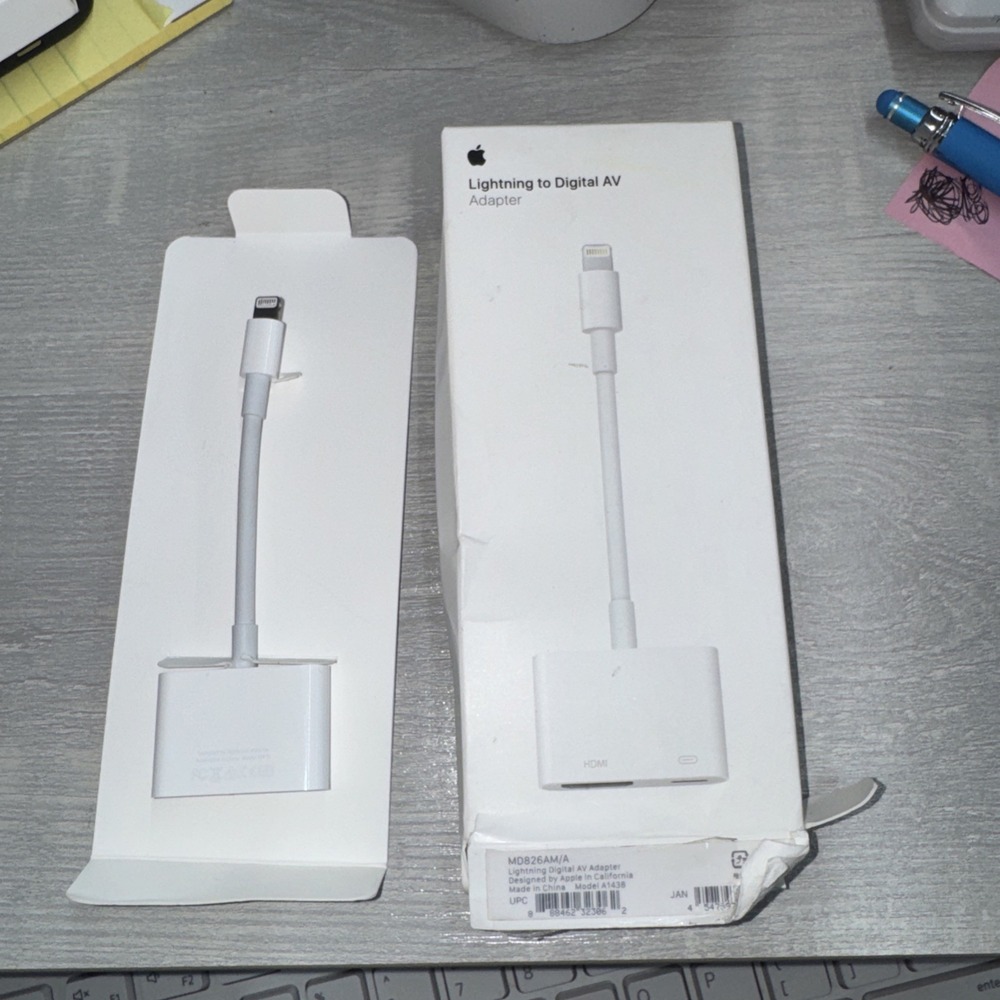Apple Lightning Digital AV Adapter HDMI To iPhone iPad MD826AM/A-Genuine